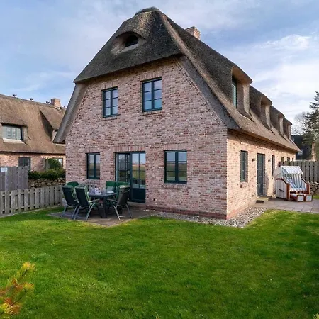 Reetdachhaus Ask Embla Reetdachhaus Embla 別荘