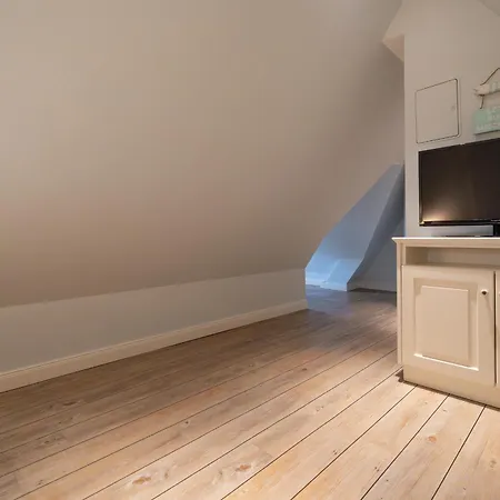 Reetdachhaus Ask Embla Reetdachhaus Embla * Böhl