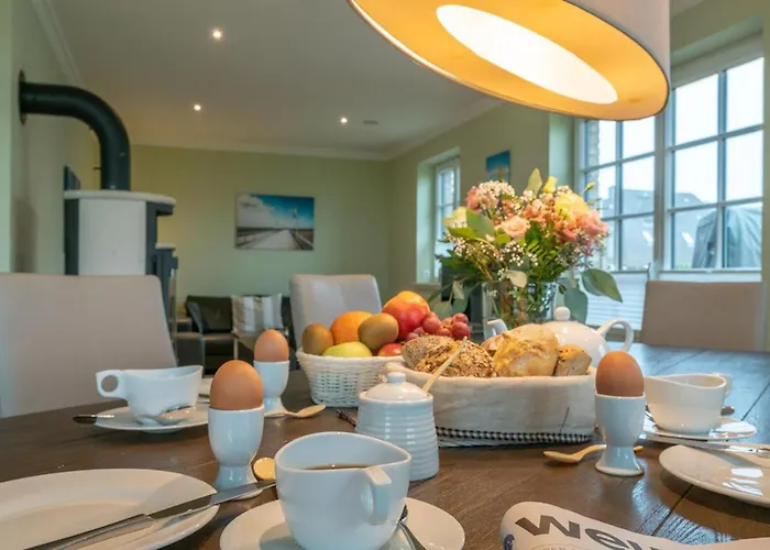 Reetdachhaus Ask Embla Reetdachhaus Embla 別荘 *