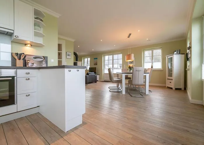 Reetdachhaus Ask Embla Reetdachhaus Embla 別荘 *