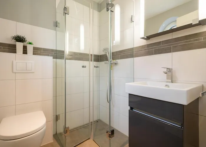 別荘 Reetdachhaus Ask Embla Reetdachhaus Embla Böhl