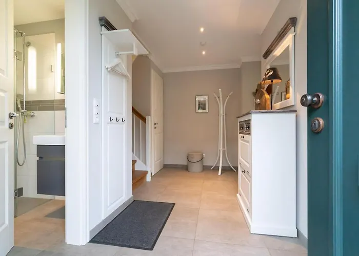 Reetdachhaus Ask Embla Reetdachhaus Embla 別荘