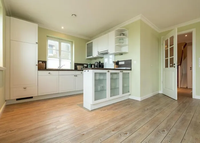 別荘 Reetdachhaus Ask Embla Reetdachhaus Embla