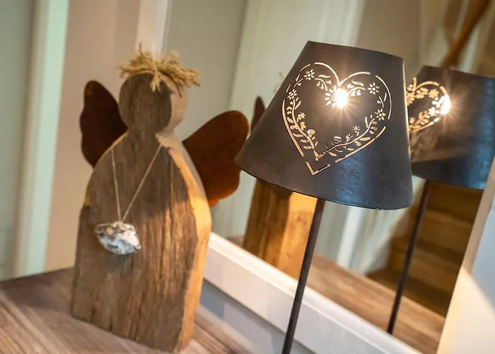 Reetdachhaus Ask Embla Reetdachhaus Embla 別荘 *