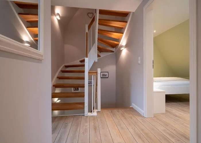 Reetdachhaus Ask Embla Reetdachhaus Embla 別荘 *