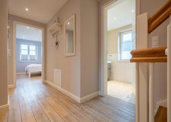 別荘 Reetdachhaus Ask Embla Reetdachhaus Embla Böhl