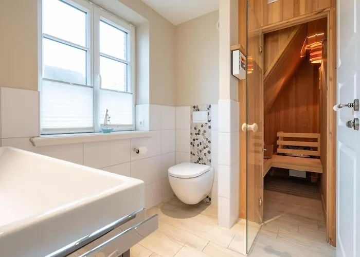 Reetdachhaus Ask Embla Reetdachhaus Embla 別荘 *