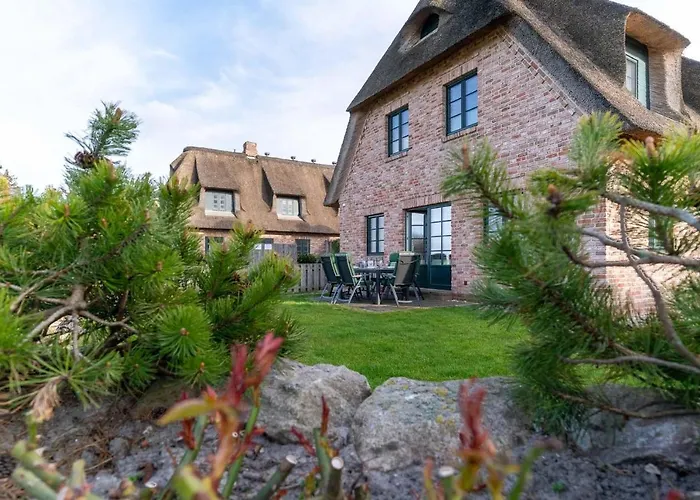 Reetdachhaus Ask Embla Reetdachhaus Embla 別荘 *