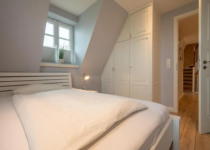 Reetdachhaus Ask Embla Reetdachhaus Embla 別荘