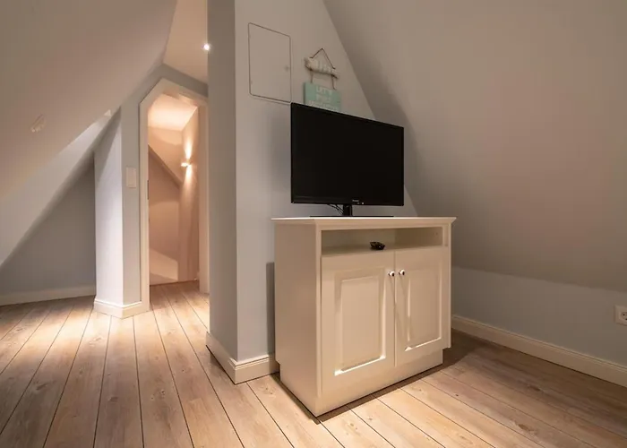 Reetdachhaus Ask Embla Reetdachhaus Embla 別荘 Böhl