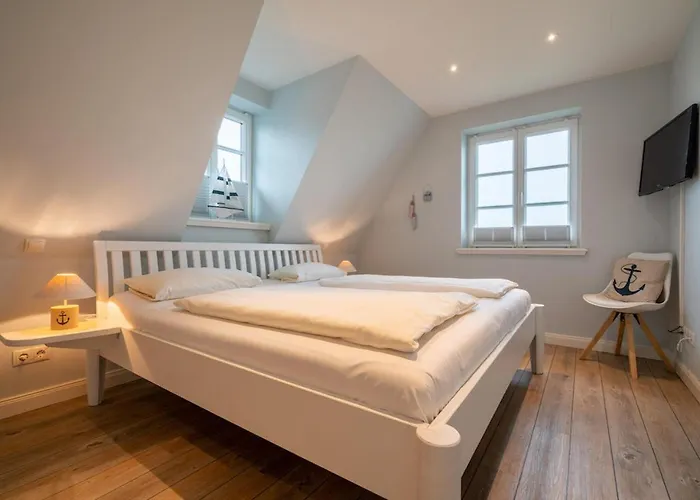 別荘 Reetdachhaus Ask Embla Reetdachhaus Embla Böhl