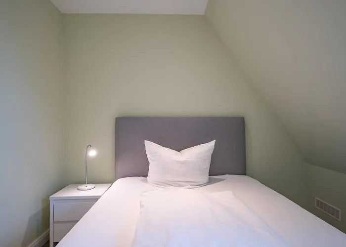 Vakantiehuis Reetdachhaus Ask Embla Reetdachhaus Embla Böhl